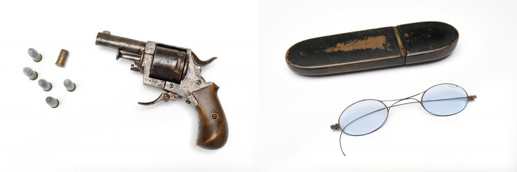 A pair of spectacles and a revolver that belonged to Camilo Castelo Branco